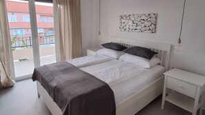 3 habitaciones, tabla de planchar con plancha y wifi gratis 