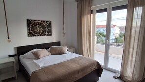 3 habitaciones, tabla de planchar con plancha y wifi gratis 