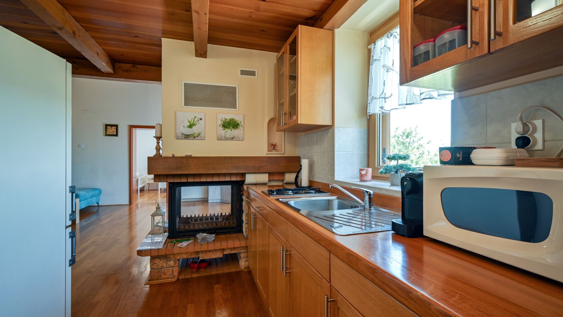 Fridge, microwave, stovetop, cookware/dishes/utensils