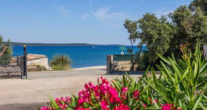 House Victoria 1 by Villas Guide