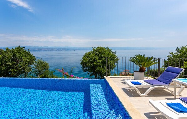 Pool - Vila Medea sea view by Villas Guide (Lovran)