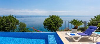 Vila Medea sea view by Villas Guide