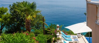 Vila Medea sea view by Villas Guide