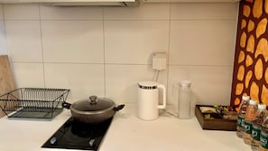 城市四人房 | 私人厨房 | 冰箱、微波炉、炉灶、茶具/咖啡用具