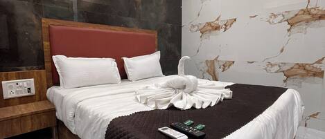 Desk, laptop workspace, free WiFi