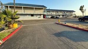 Unclassified image, 2 of 7, button - Circle Inn Hotel Jurupa Valley Riverside (Jurupa Valley)