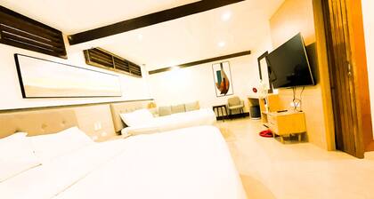 Fantastic 2-Bedroom Vacation Home with Balcony in Baguio City