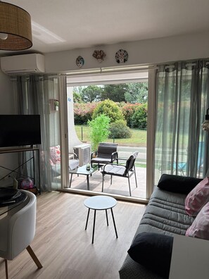 TV - St Cyprien magnificent modern and bright garden level (Saint-Cyprien)