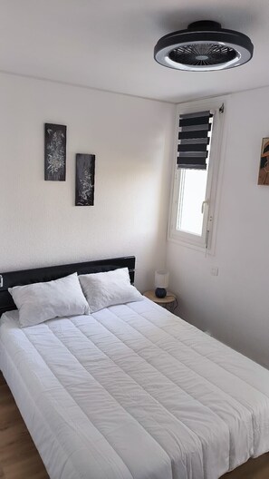 Iron/ironing board, free WiFi - St Cyprien magnificent modern and bright garden level (Saint-Cyprien)
