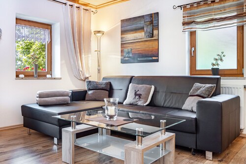 Apartment „Landhaus Echerschwang1“ mit Gemeinschaftsgarten, Balkon und WLAN