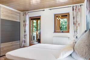 1 bedroom, free WiFi, bed sheets
