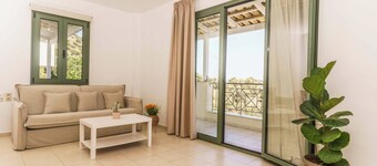 Klio Apartment Stunning Retreat with Pool & Panoramic Views Near Agia Galini