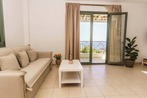 Klio Apartment Stunning Retreat with Pool & Panoramic Views Near Agia Galini