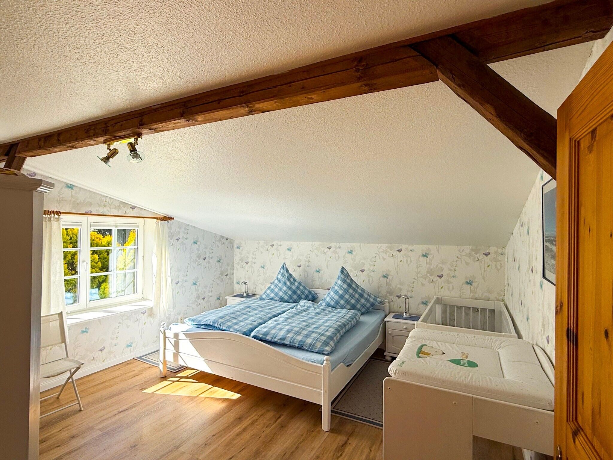 2 bedrooms, iron/ironing board, free WiFi, bed sheets