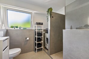 Ducha, secador de pelo, toallas