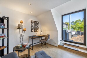 TV - Apartment 'My Cocoon' with Private Terrace and Wi-Fi (Lüdenscheid)