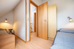 2 Schlafzimmer, Bügeleisen/Bügelbrett, kostenloses WLAN