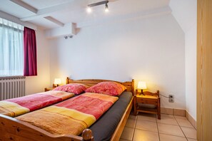 2 habitaciones, tabla de planchar con plancha y wifi gratis 