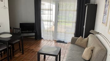 Télévision, table de tennis de table