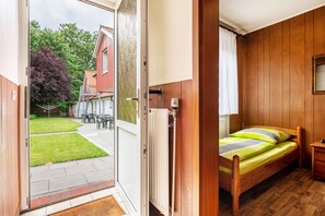 1 bedroom, iron/ironing board, free WiFi
