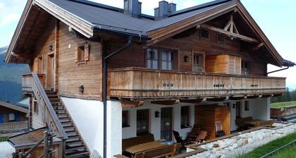 Ferienhaus 'Silberleiten' mit Bergblick, Privatem Garten und Wi-Fi