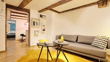 Fernseher, Stereoanlage