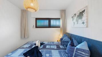 1 habitación, tabla de planchar con plancha, wifi gratis y ropa de cama