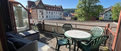 تناول الطعام بالخارج