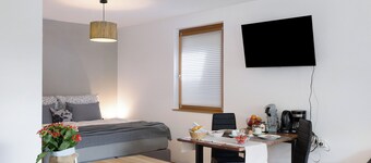 Ferienwohnung 'Wiff's Studio' mit Bergblick und Privatem Garten