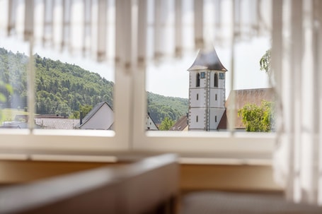 Interior. Apartment 'Waltraud' with Shared Terrace, Shared Garden and Wi-Fi