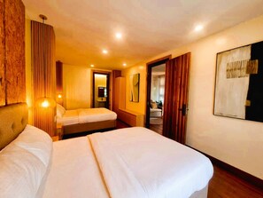 1 bedroom, bed sheets