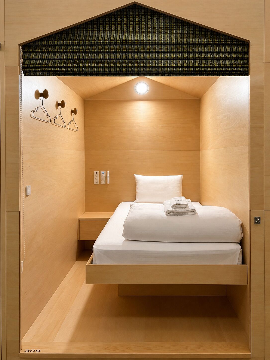 Comfort Single Room, Women only | Free WiFi, bed sheets
