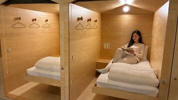 Free WiFi, bed sheets