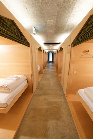 Comfort Single Room, Women only | Free WiFi, bed sheets - MAJA HOTEL KYOTO (Kyoto)