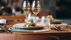 Food and drink - Volcanoes Over View Safaris & Camp (Kinigi)