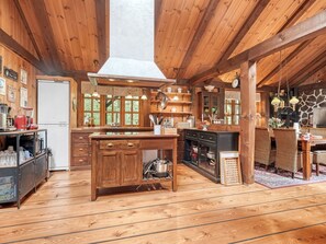 冰箱、微波炉、洗碗机、厨具/餐具