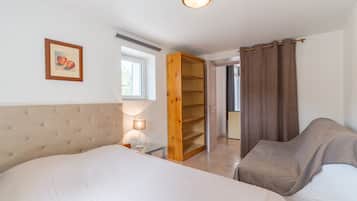 1 dormitori, planxa i posts de planxar i wifi gratuïta