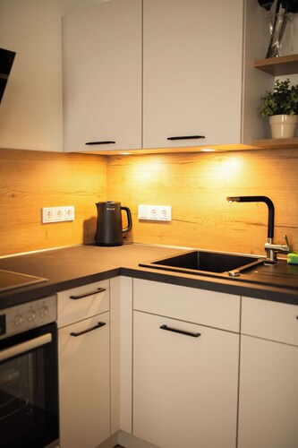 Zentral gelegene Ferienwohnung am Park mit Terrasse