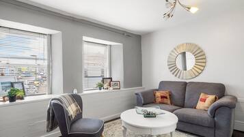 Televisión y chimenea