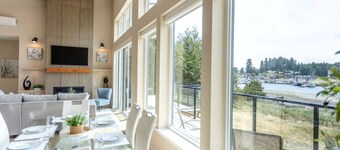 Relax & Stay Awhile in Deep Bay