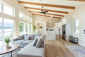 Uklassifisert bilde, 2 av 108, knapp