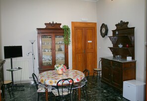 Apartment, 2 Bedrooms, Balcony, City View | Living area