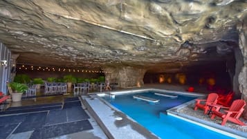 Innenpool, beheizter Pool