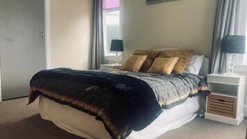 3 bedrooms, free WiFi, bed sheets