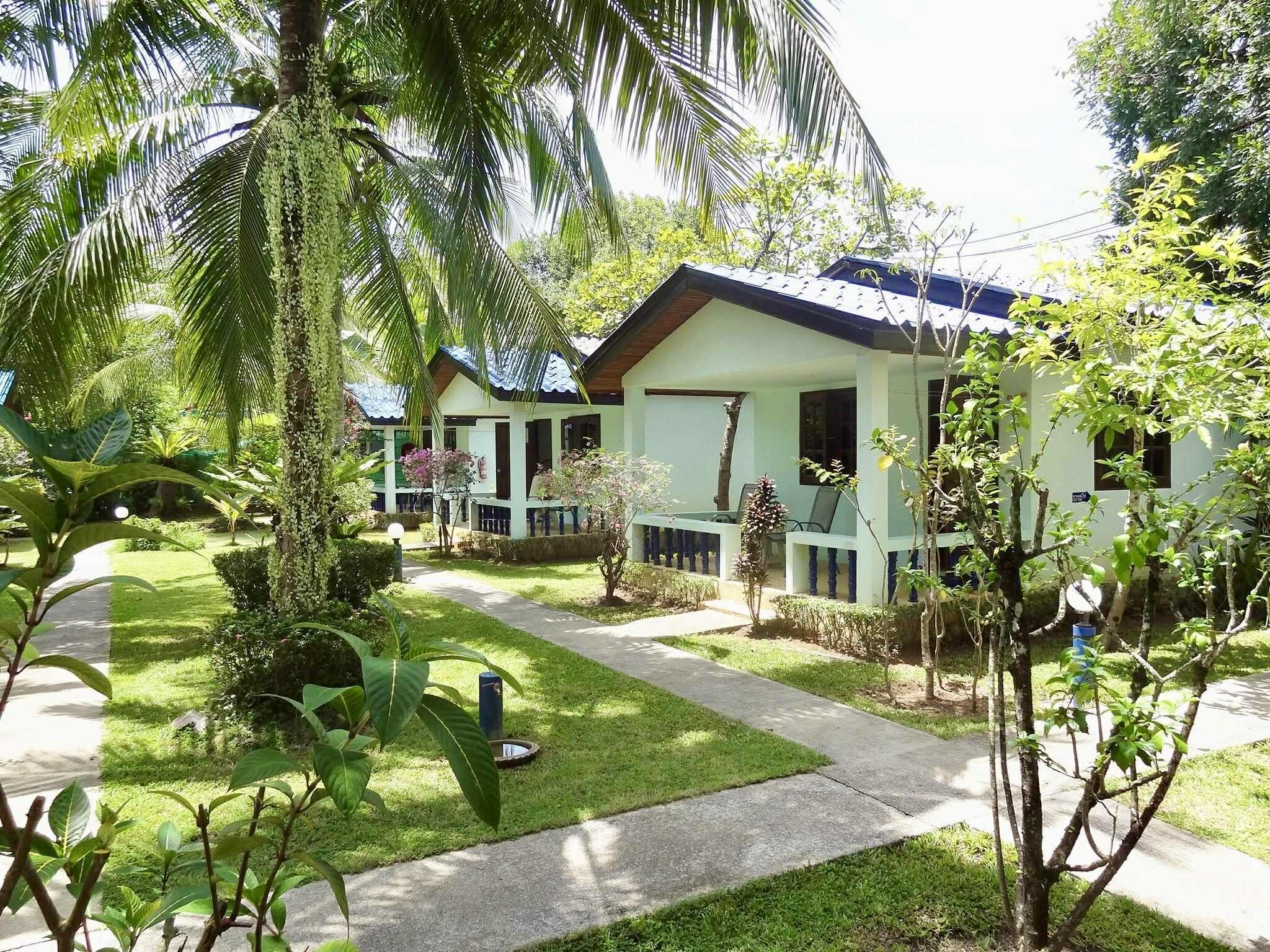 Cofres nos quartos, escrivaninha, Wi-Fi de cortesia, roupa de cama