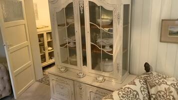 TV, DVD player, offices