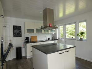 Kühlschrank, Ofen, Herdplatte, Geschirrspüler