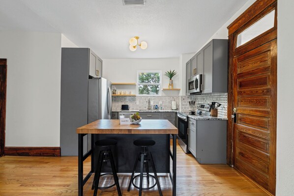 Fridge, microwave, oven, stovetop