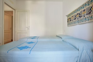 2 chambres, fer et planche à repasser, Wi-Fi, literie fournie