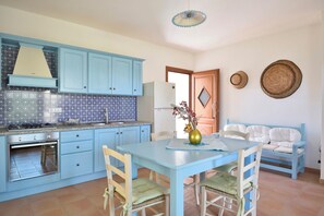 Private kitchen - Villa Menhir! (Lotzorai)